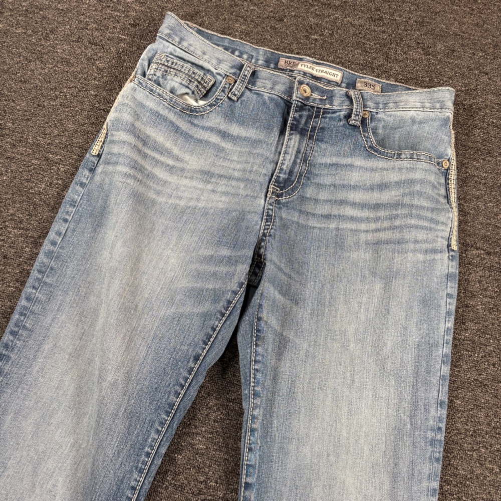 BKE Tyler Straight Jeans Mens 33S Light Wash Distressed Stretch Denim